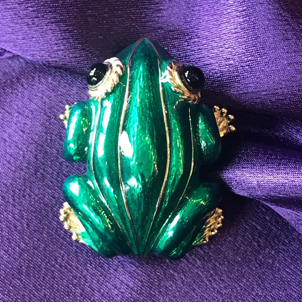Vintage Ciner brooch
